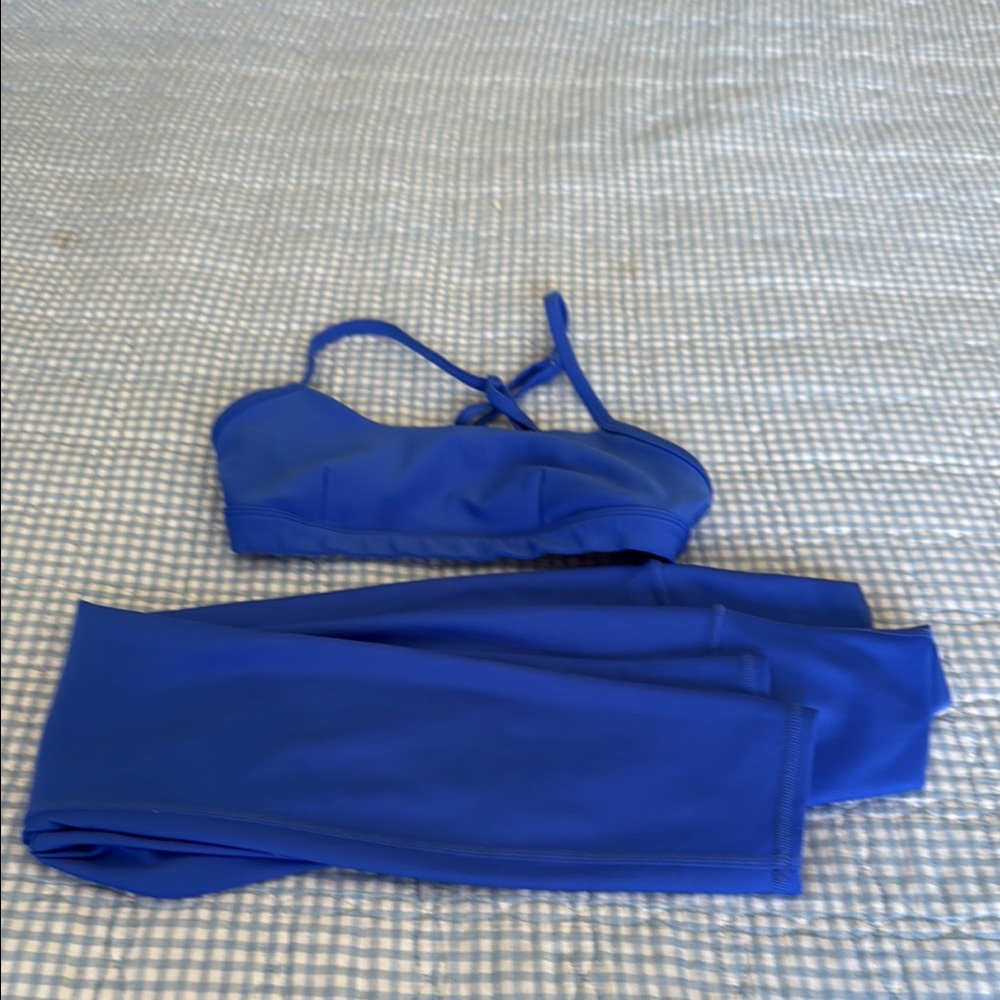 ALO Yoga Blue workout Set with Strappy Top and leggings in xs